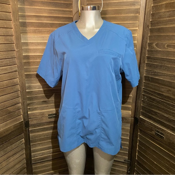 Madelita Women’s Scrub Top Shirt 3-Pockets Blue Large V Neck Pen Pockets Nurse - Picture 1 of 9
